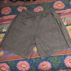 Men’s Lululemon shorts 9in inseam Lg, with liner